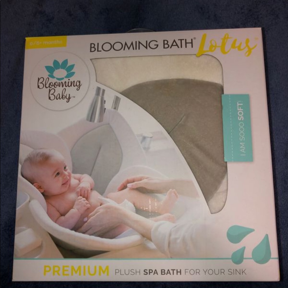 Blooming lotus bath
